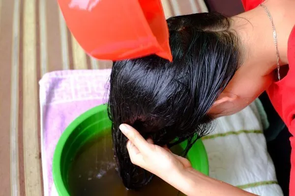 Mách “mẹ bỉm” cách chữa rụng tóc sau sinh hiệu quả